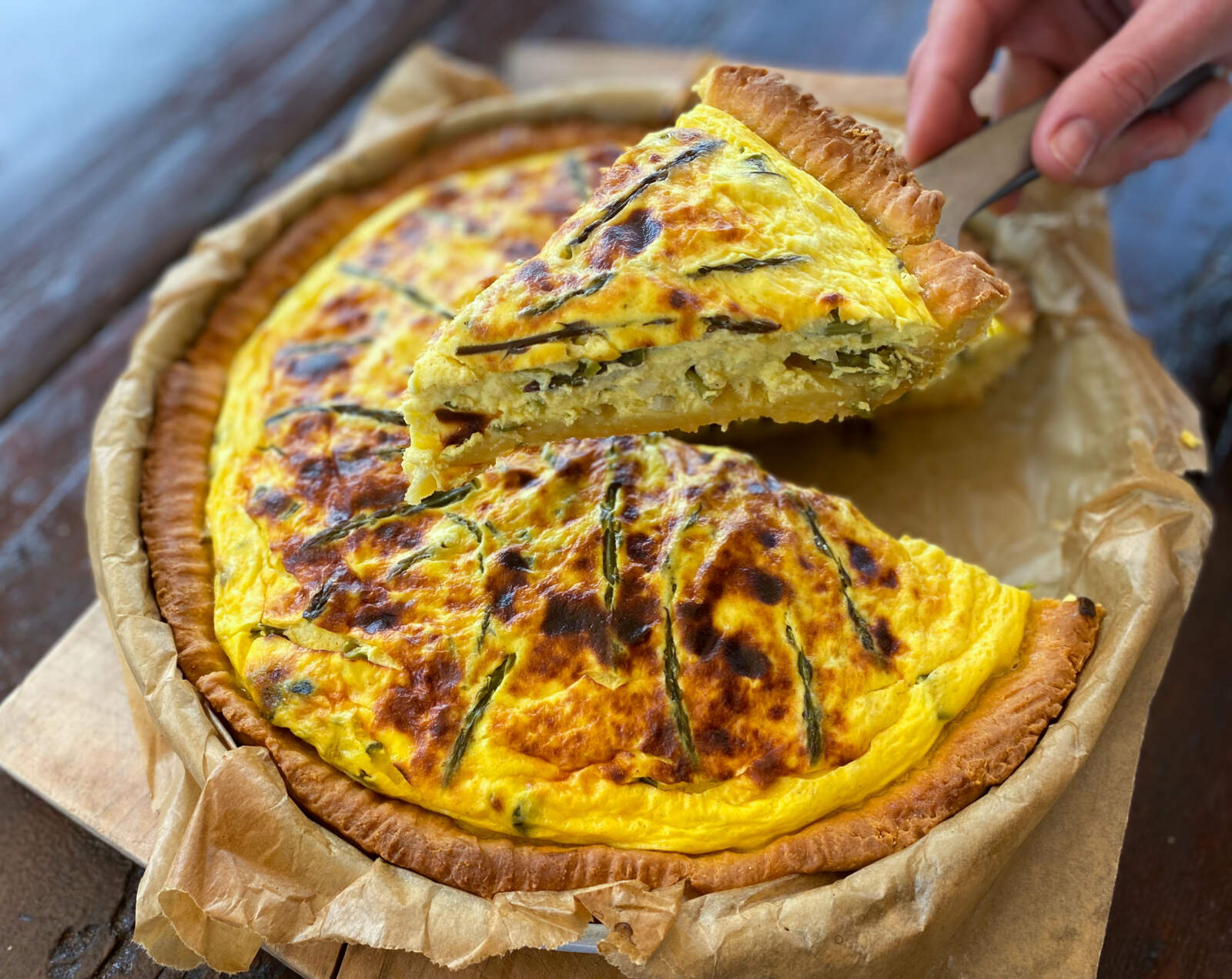 Quiche with asparagus